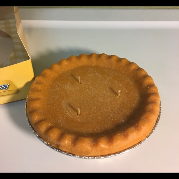 NIB Mia Bella’s Bakery Candle - Pumpkin - Picture 7 of 8